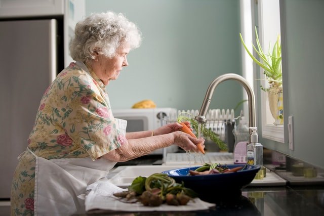older-lady-kitchen