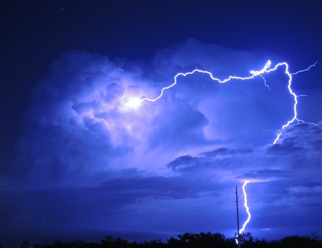 storm-lightning