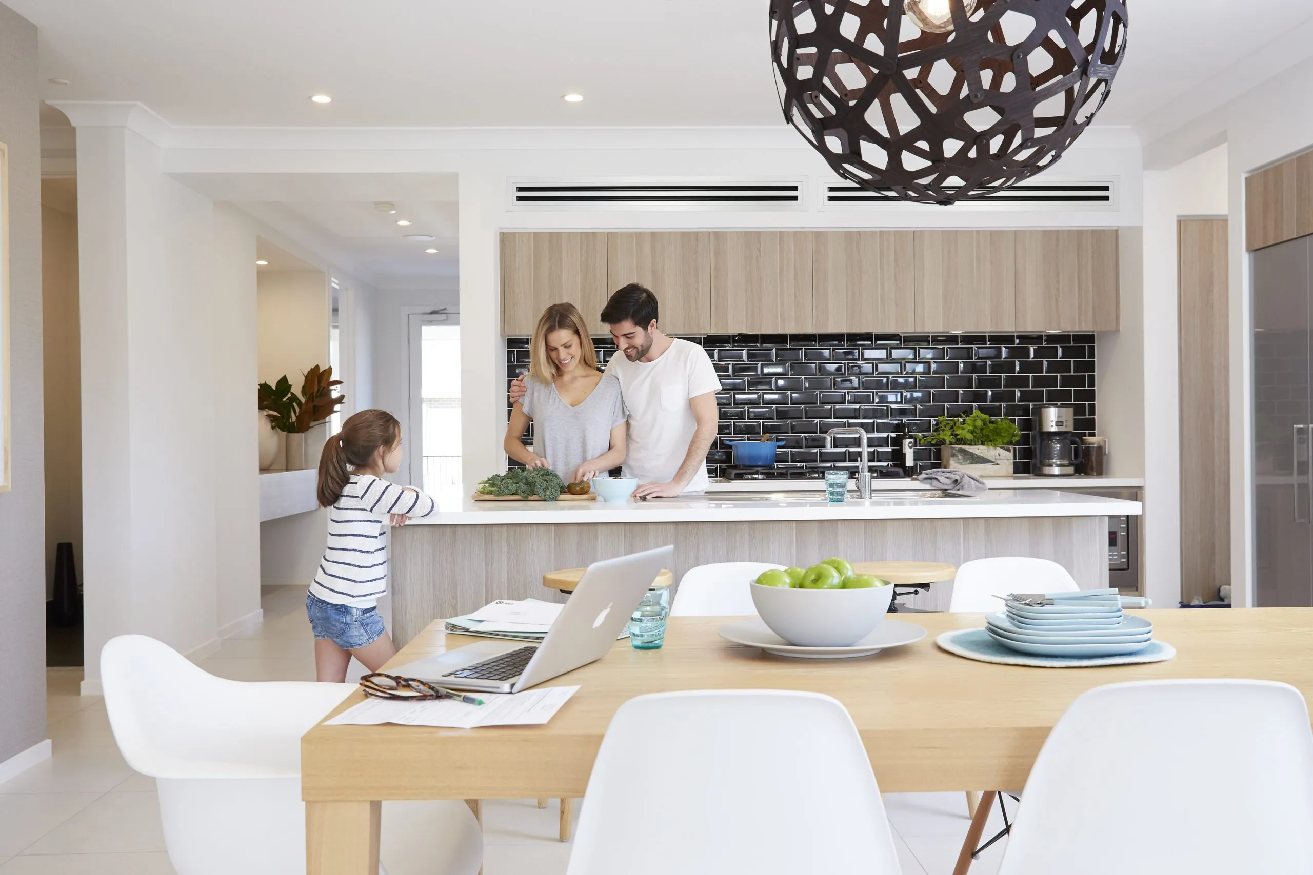 Lifestyle-ducted-kitchen-family-05-scaled-1