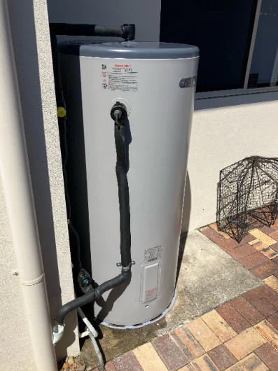 compliant 250L rheem hot water system installed at a property in Coolum